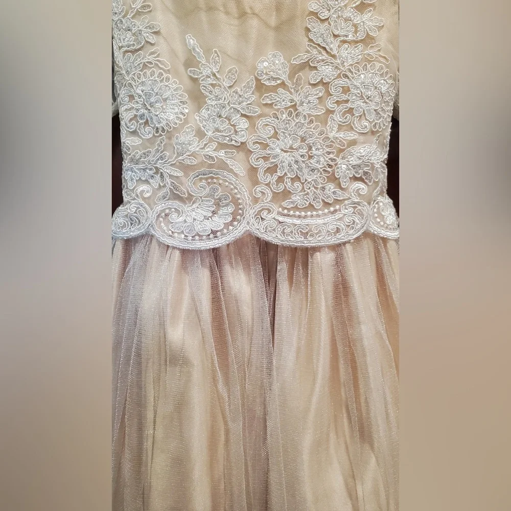 Sweet Kids USA Champagne and ivory lace Flower girl Dress. Sz.3